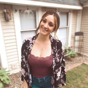 Meet your Posher, Jennifer